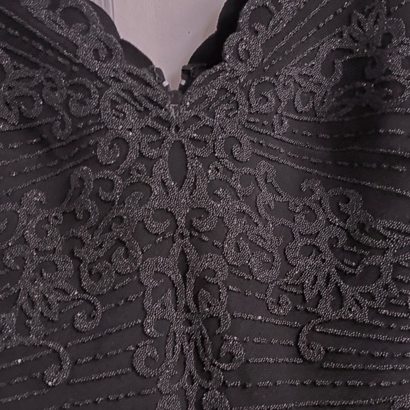 Tadashi sparkle halter size medium - Picture 2 of 8